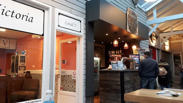 Redy dogs ( hot dogs, burgers and fries )