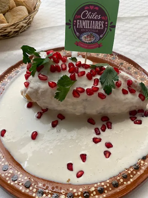 Chiles En Nogada Chiles Familiares
