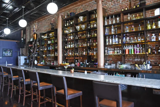 Atlantic & Pacific Pub