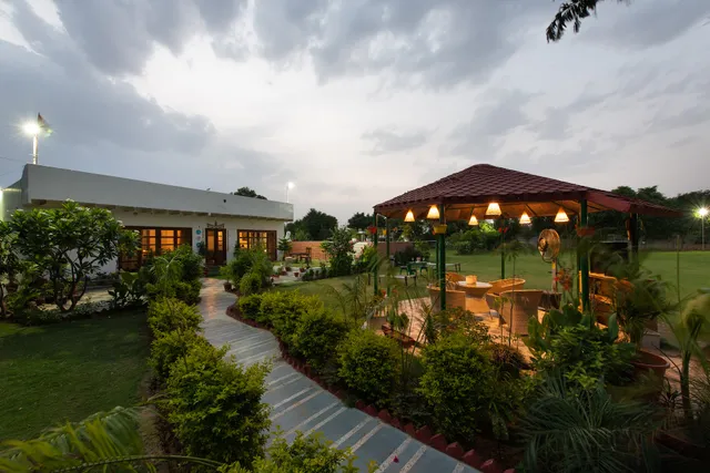 The Singh Farm By Under My Roof in Gurgaon | 4 BHK Cosy Farmhouse