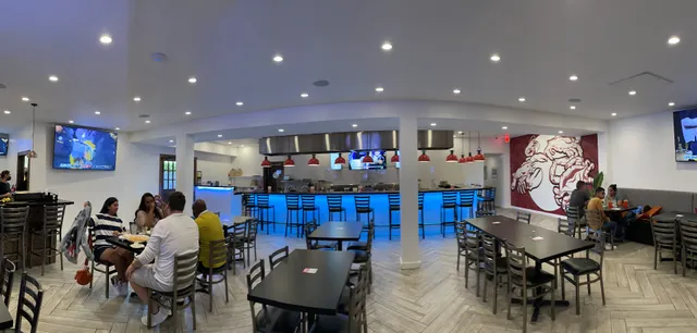 Hook'd Pan Roast - Honolulu Seafood Restaurant