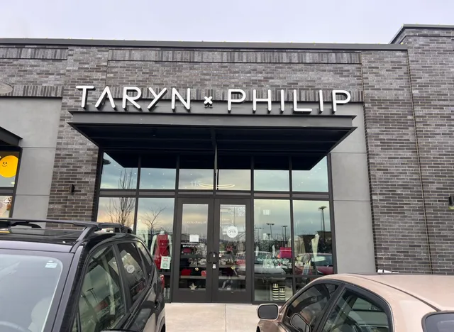 Taryn x Philip Boutique