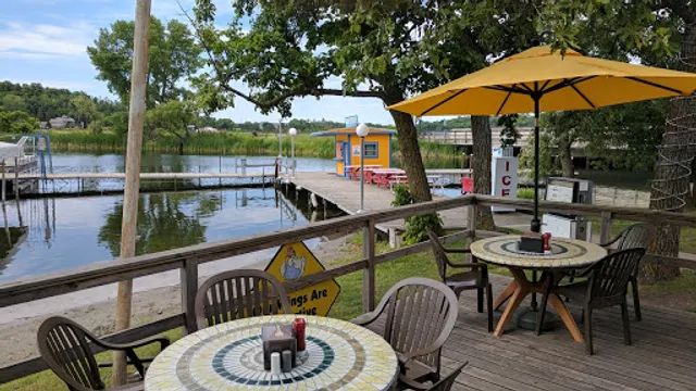Long Bridge Bar, Grill & Marina