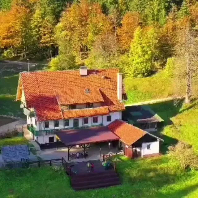 Planinski dom na Travni gori, prenočišča in gostinstvo, Tatiana Cohanscaia s.p.