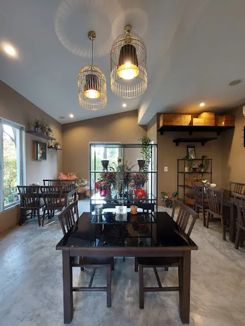 Rurin Boutique & Bistro