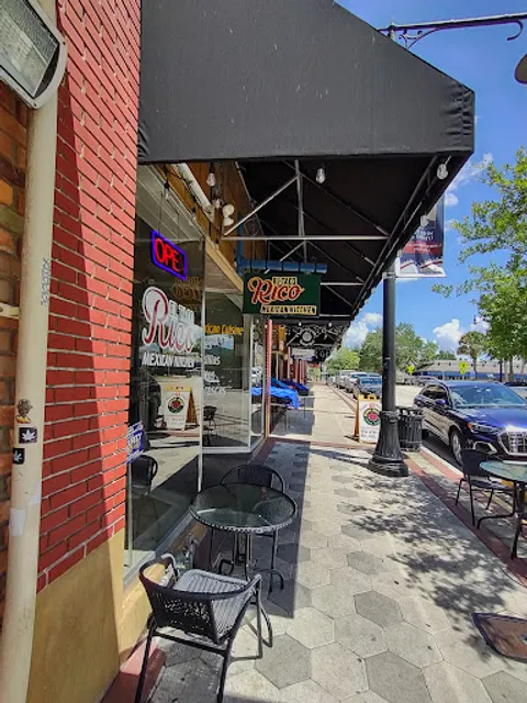 La Plaza Mexican Kitchen