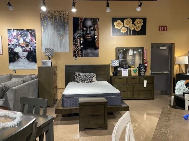 Mega Furniture - Outlet