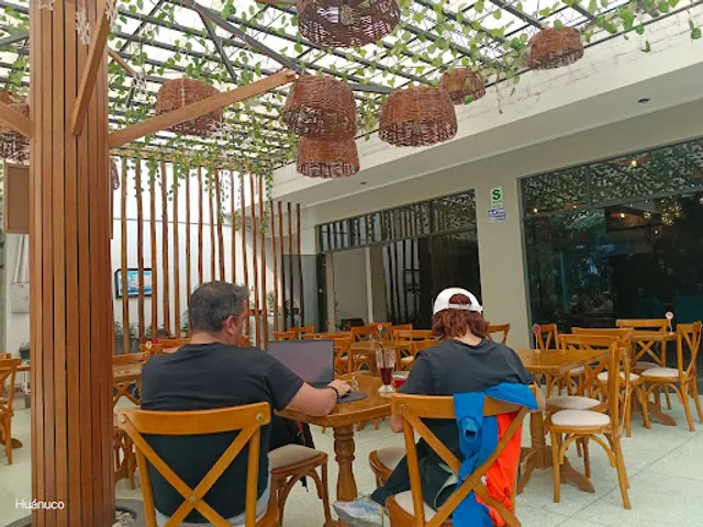 EMMA Restaurant Coffee Bar