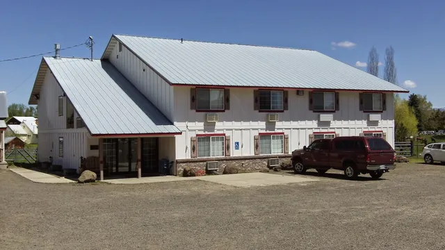 Halfway Motel & RV Park