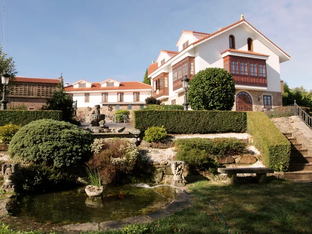 Hotel y Casa Rural en Carballo- Costa da Morte/ Hotel Mar De Queo