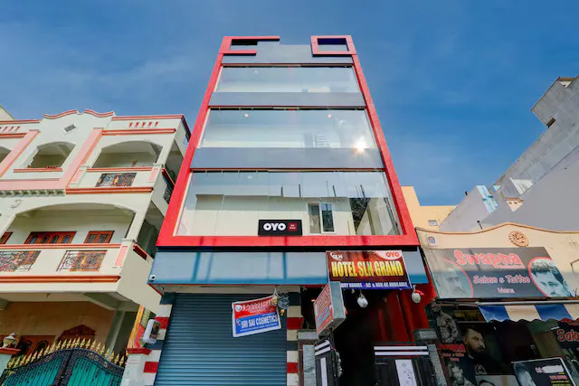 Super OYO Hotel S L N Grand