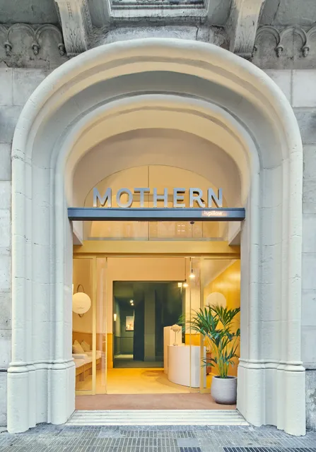 BYPILLOW Mothern | Hotel en Plaza Cataluña