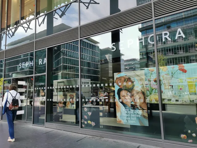 SEPHORA PARIS AVENUE DE FRANCE