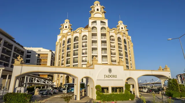 J'adore Deluxe Hotel & Spa