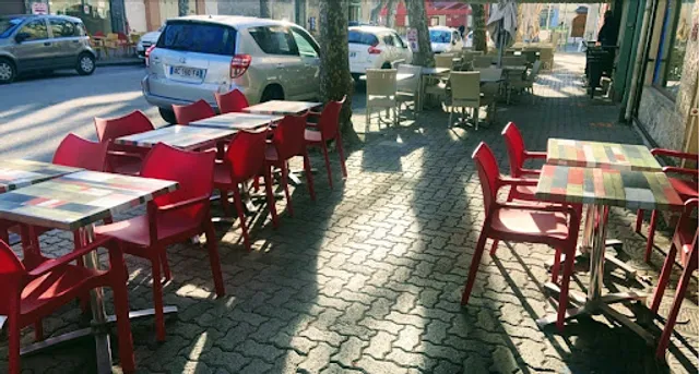 Le Café De Provence Mouriès