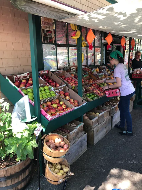 Hatch's Fish and Produce Market