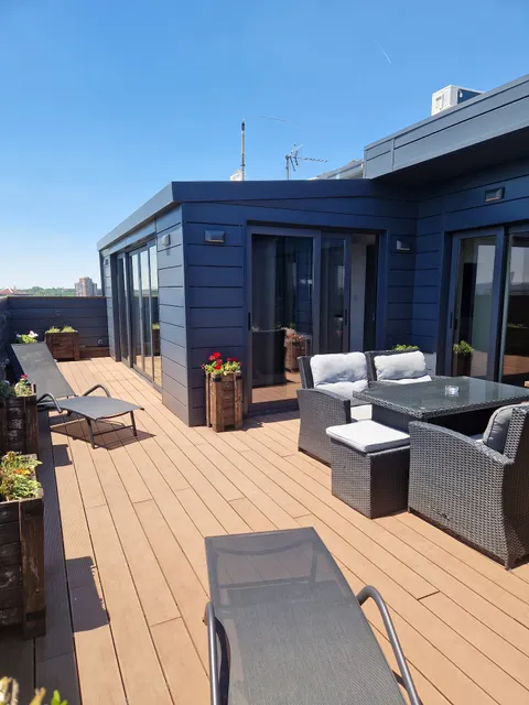 Penthouse Lux, Belgrade