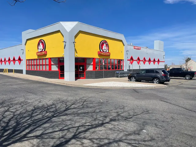 LA ESTACION INTERNATIONAL MARKET