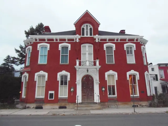 Chestnut-Manor Bed & Breakfast