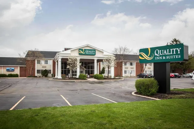 Quality Inn & Suites St Charles -West Chicago