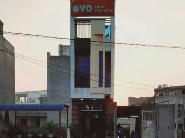 OYO Flagship Hotel Rajmahal