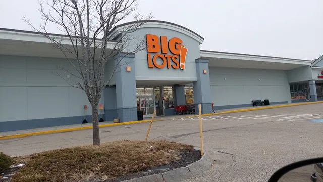 Pine Tree Shopping Center