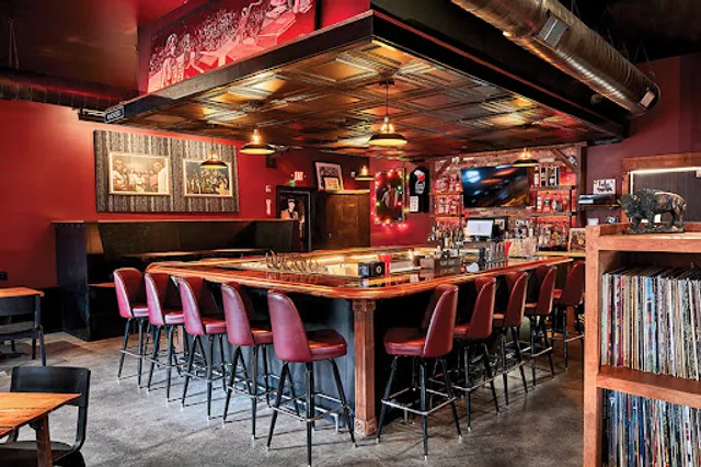 Lucky Enough Eat & Drink