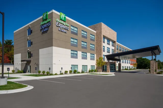 Holiday Inn Express & Suites Muskegon - Grand Haven by IHG