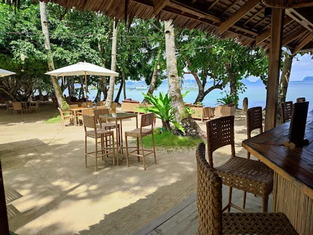 Mahogany Beach Bar & Restaurant