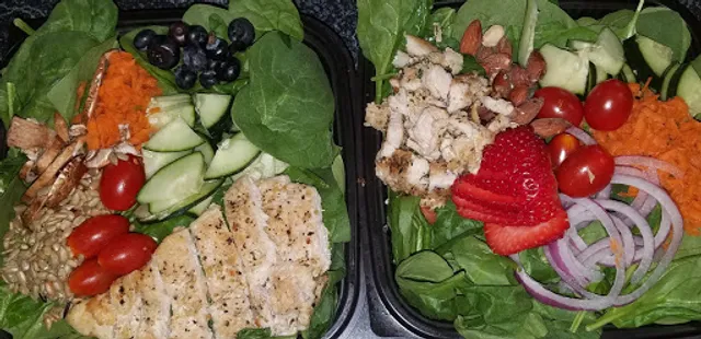 AMAZING JUICES, SALADS & MEALS