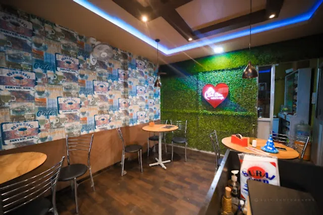 Love Bites Cakes, n Cafe