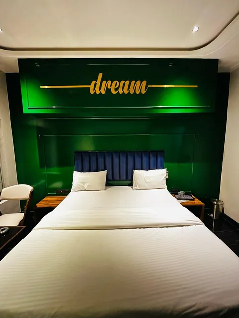 Dukes Plaza Paradix Vodafone Tower