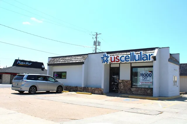 Authorized Retailer UScellular & T-Mobile