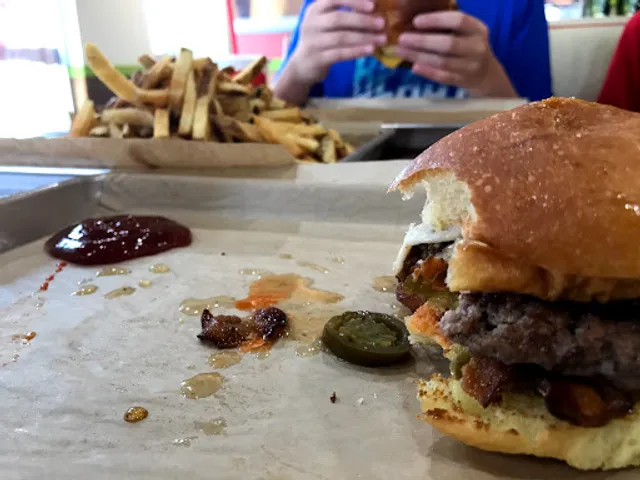 MOOYAH Burgers, Fries & Shakes