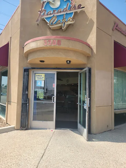 Nick Paradise Cafe