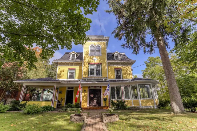 Pangea House Bed & Breakfast