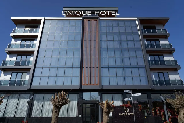 UNIQUE HOTEL