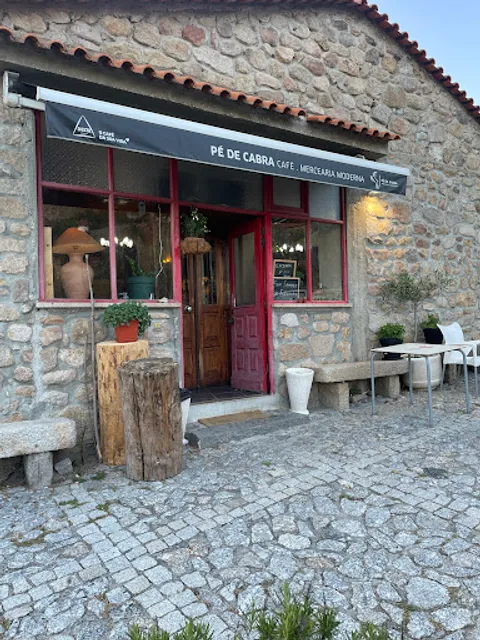Pé de Cabra Bistro Mercearia Moderna