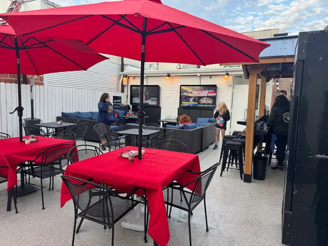 Bob Cantu's Pizza and Sports Bar