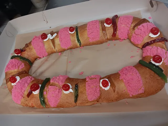 Porciones De Dulzura Bakery