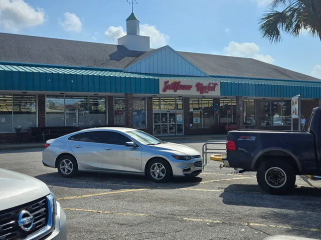Sunflower Discount Grocery Liquidation Outlet