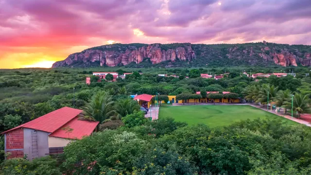 Baixão do Ouro Park Hotel - Serra da Capivara PI
