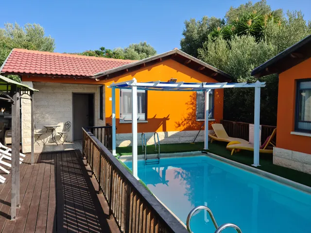 Gal Golan - suites Had Nes