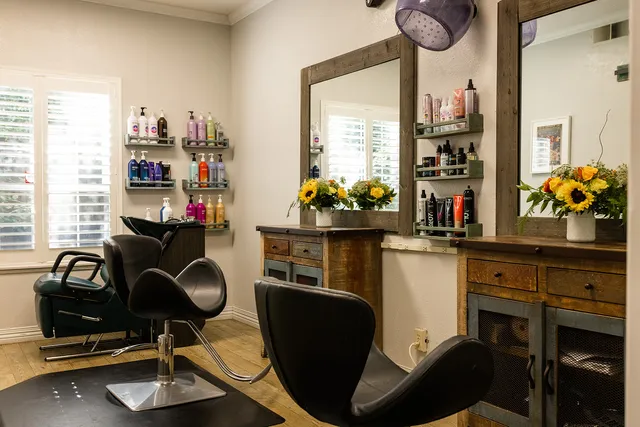 Headlines Salon & Spa