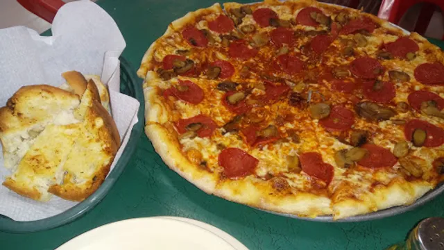 Pizza Messina's Itzáes