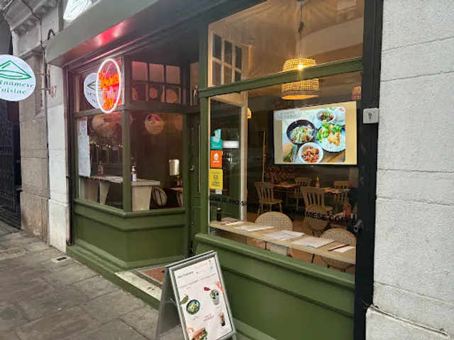 Nón express - Vietnamese restaurant