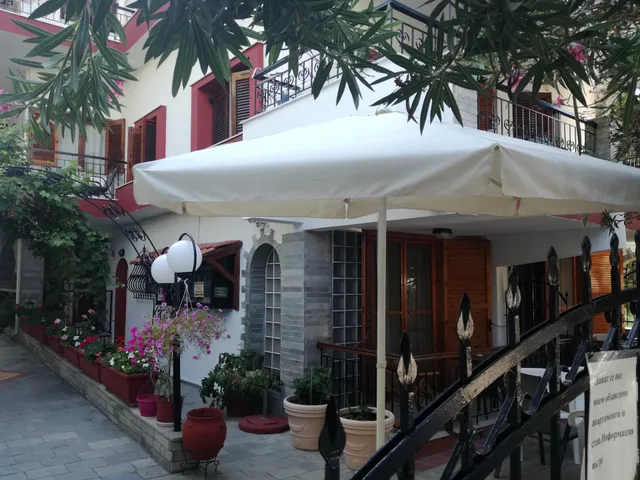 Elena Rooms & Apartments