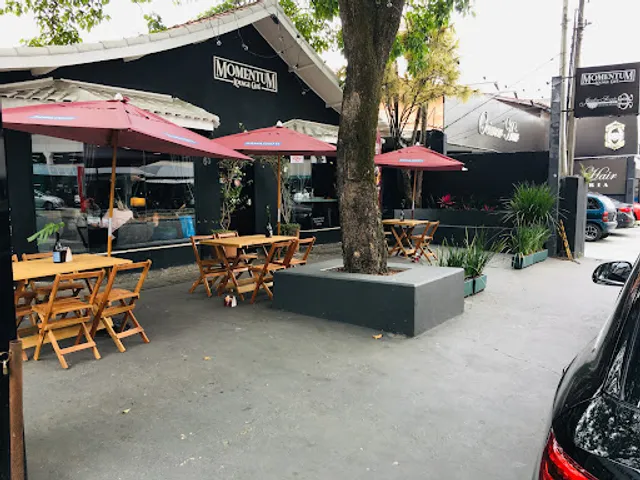 MOMENTUM LOUNGE CAFÉ