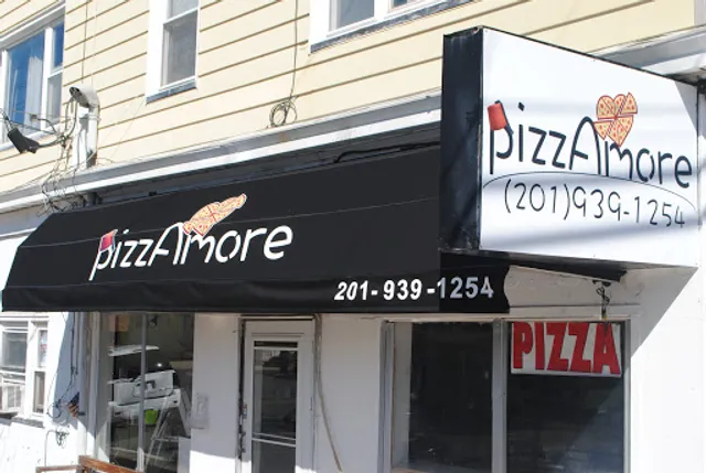 PizzAmore Italian Kitchen