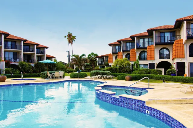 Pappagallo Beach Villas